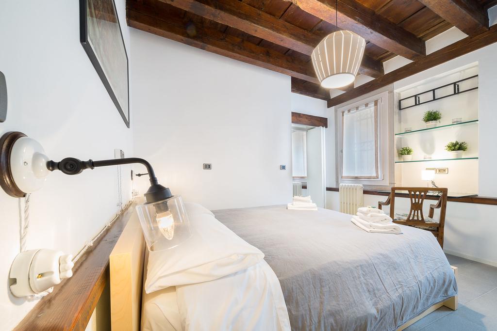Ve.N.I.Ce Cera Casa Santo Stefano Apartment Venice Luaran gambar